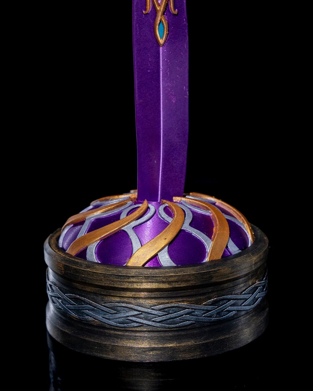 The Whisperer (Blade and Stand)