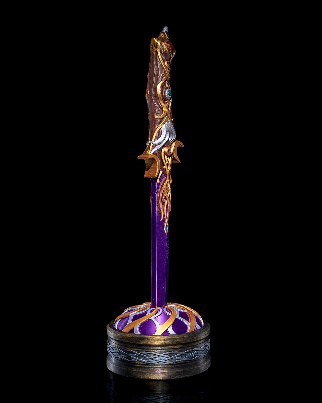 The Whisperer (Blade and Stand)