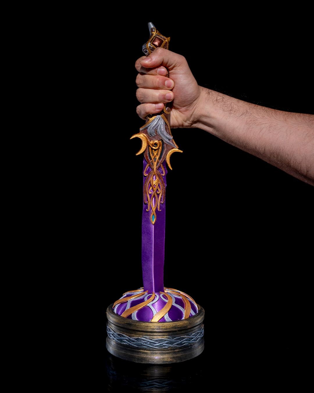 The Whisperer (Blade and Stand)